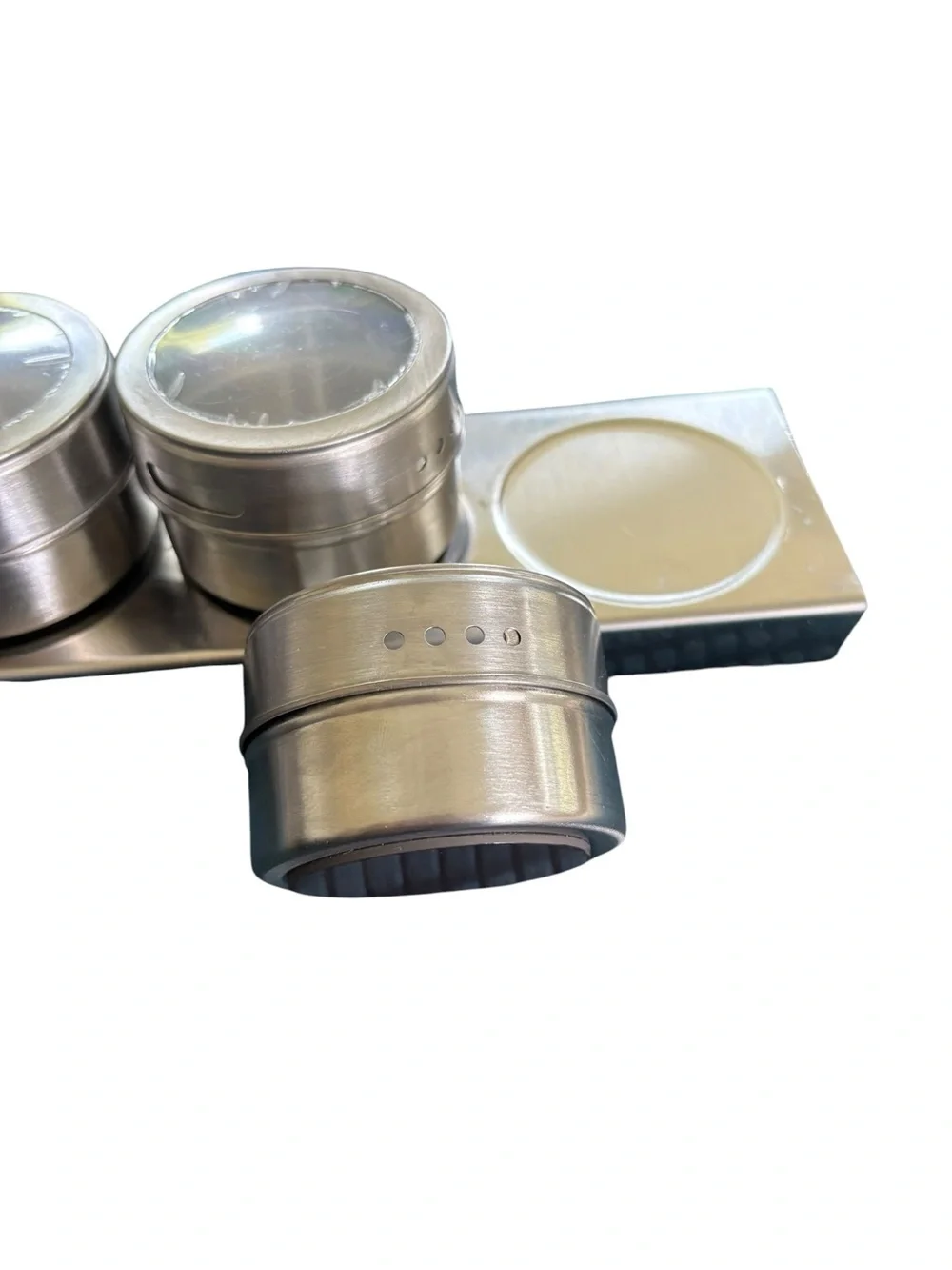 Set 4 Magnetic Spice Jars W/Covers Silver Metal On Rack Dispenser Holes Kitchen